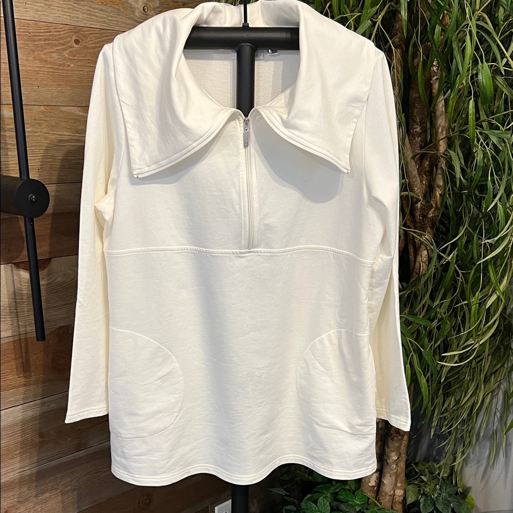 D & Co Active cream half zip long sleeved pullover with pockets & wide collar L